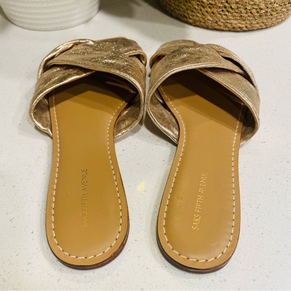 *SOLD* Saks 5th Avenue Gold Glitter Criss Cross Slip On Sandals Women’s 8.5 - Picture 4 of 7
